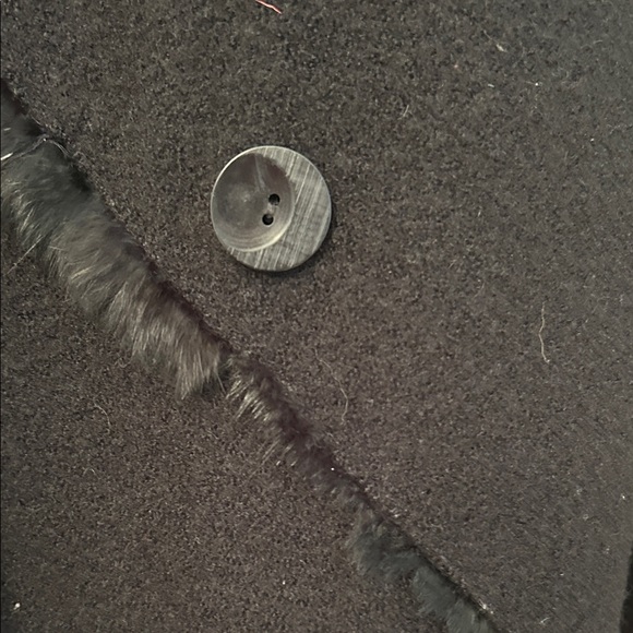 Avanr Garde Women's Designer Dramatic Wool and Rabbit Trimmed Coat - Picture 4 of 10